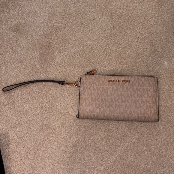 found another wallet - Picture 1 of 3